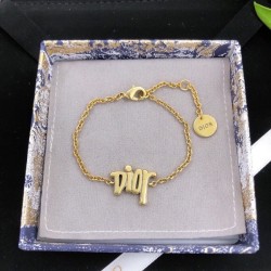 A new summer bracelet that can create a new look 2023SS DIOR Dior